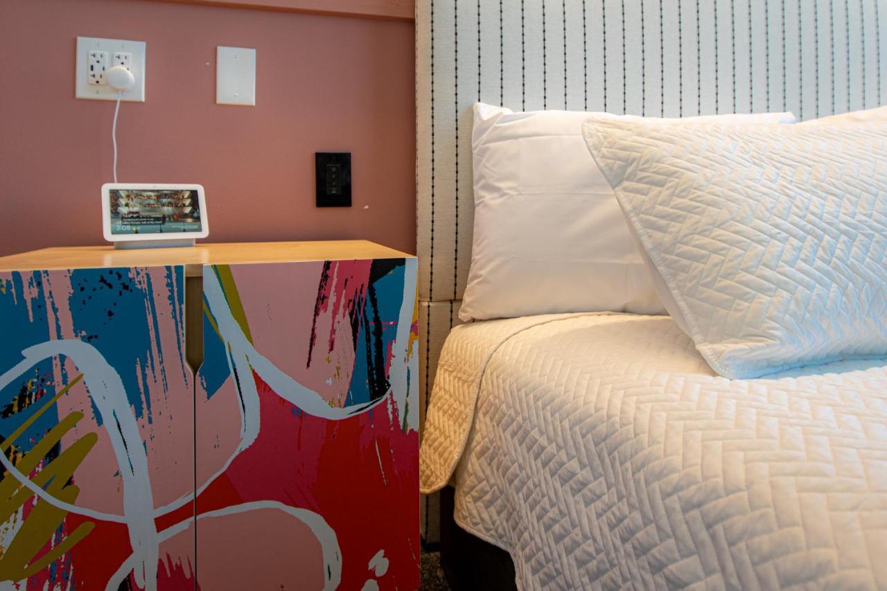 The Schoolhouse Hotel وايت سولفور سبرينغز المظهر الخارجي الصورة